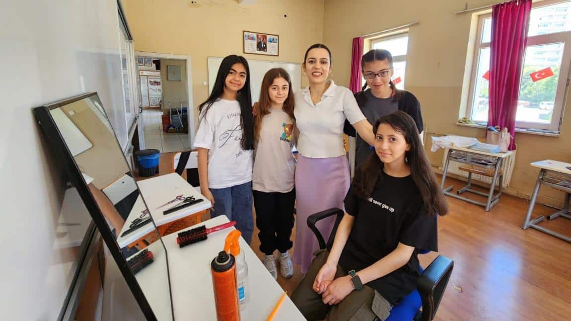 KIZ ÖĞRENCİLERİME SAÇ KESİMİ