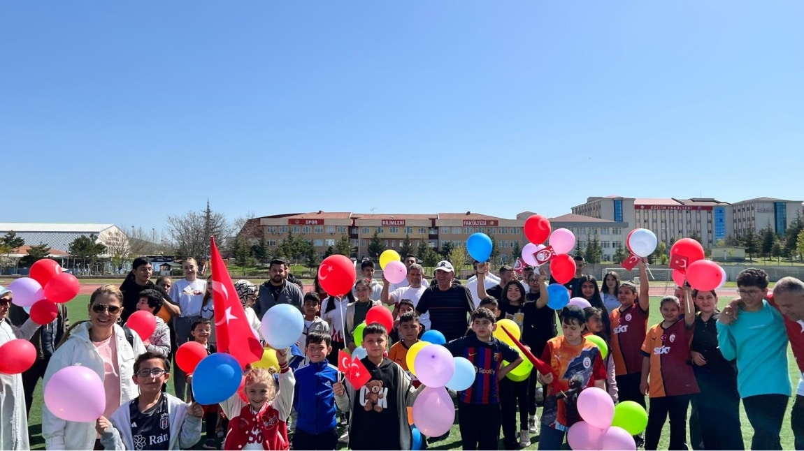 ÖĞRENCİLERİMİZ İLE  ERCİYES ÜNİVERSİTESİ SPOR BİLİMLERİ FAKÜLTESİ ÖĞRENCİLERİ  BİRLİKTE ETKİNLİK DÜZENLEDİ.