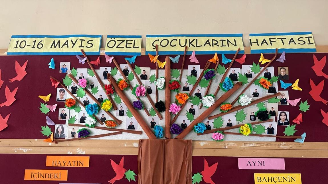 10-16 MAYIS DÜNYA  ENGELLİLER HAFTASI OKULUMUZDA  ÇEŞİTLİ ETKİNLİKLERLE KUTLANDI